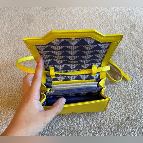 Stella & Dot Bright Yellow Funky Crossbody Purse - Picture 4 of 6